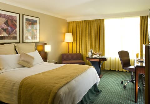 Crowne Plaza Liverpool - John Lennon Airport by IHG