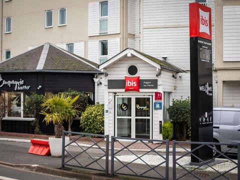 ibis Nogent Sur Marne, Exterior