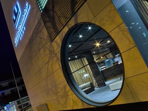 Hotel Königshof, Front of property - evening/night