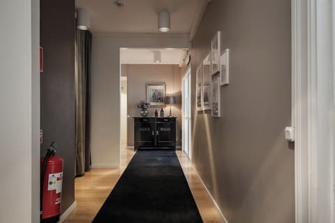 Home Hotel Post, Lobby