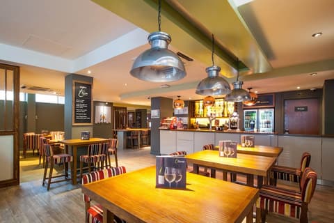 Premier Inn London Hammersmith - Ravenscourt Park, Restaurant
