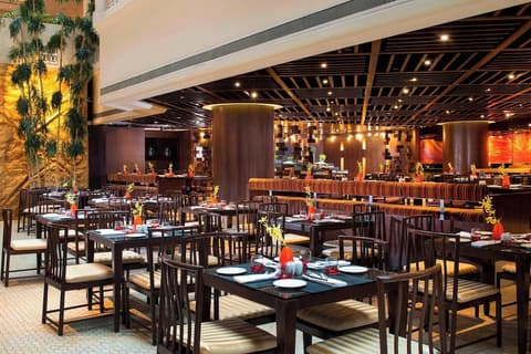 Sheraton Imperial Kuala Lumpur Hotel, Restaurant