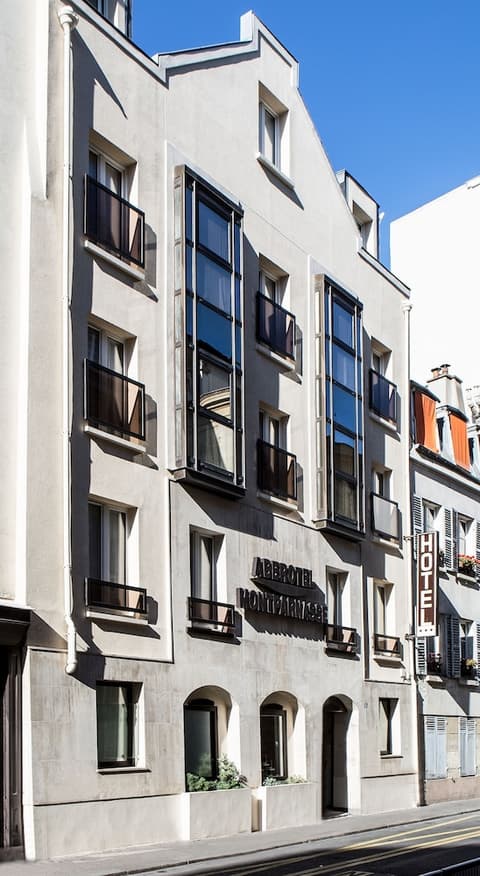 VLH Montparnasse Eiffel, Front of property