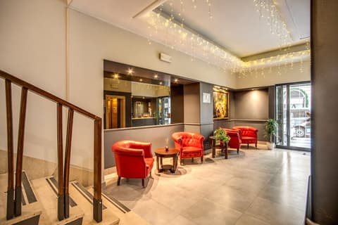 Hotel King, Reception