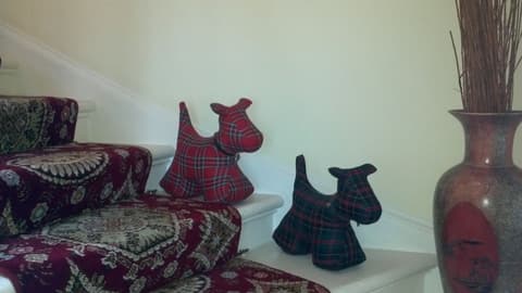 The Ben Doran Guest House, Interior entrance