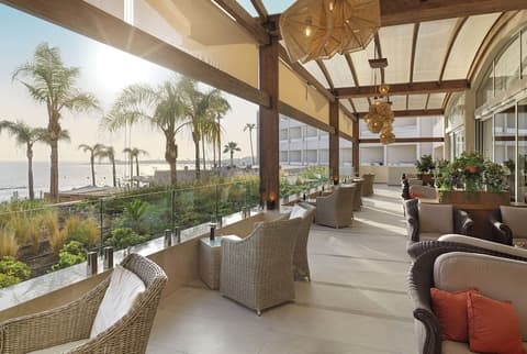 Alexander The Great Beach Hotel, Lobby sitting area