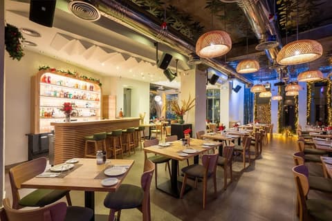 Lato Boutique Hotel, Dining