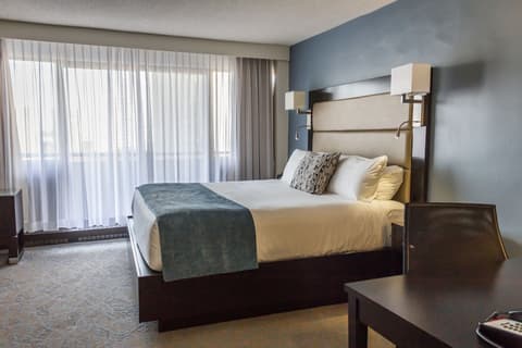 Ottawa Embassy Hotel, Room