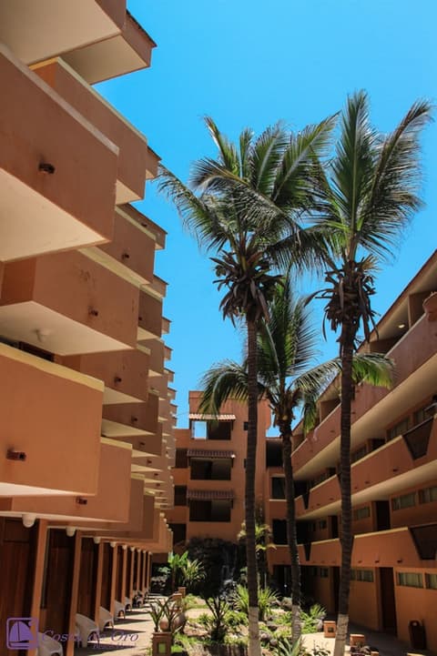 Costa De Oro Beach Hotel