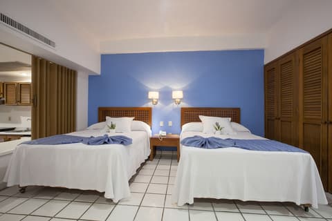 Costa De Oro Beach Hotel