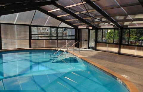 Baymont by Wyndham Gatlinburg On The River, Indoor pool