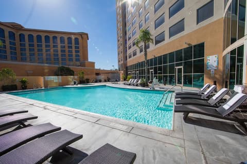 Anaheim Marriott Suites, Pool