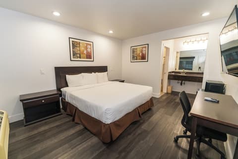 Monterey Surf Inn, Room