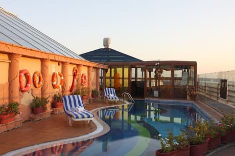 Sea View Hotel, Outdoor pool