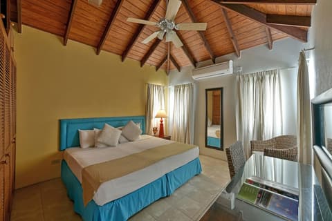 Coconut Court Beach Hotel