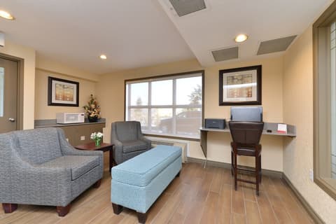 Super 8 by Wyndham Calgary/Airport