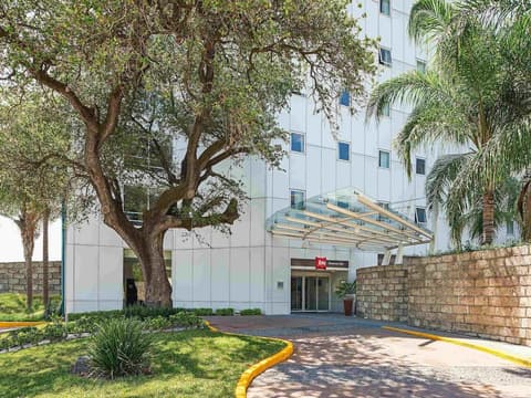 ibis Monterrey Valle