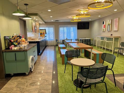 Spark by Hilton Woburn Boston, Breakfast area