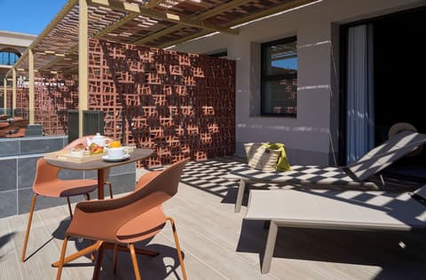 Macià Doñana, Terrace/patio