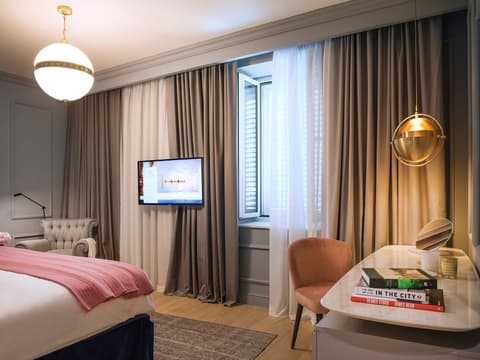 Hotel Excelsior, Room