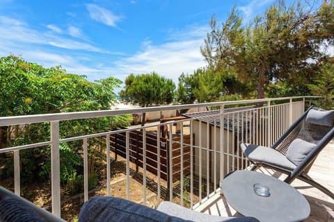 Hotel Petit Palais, Terrace/patio