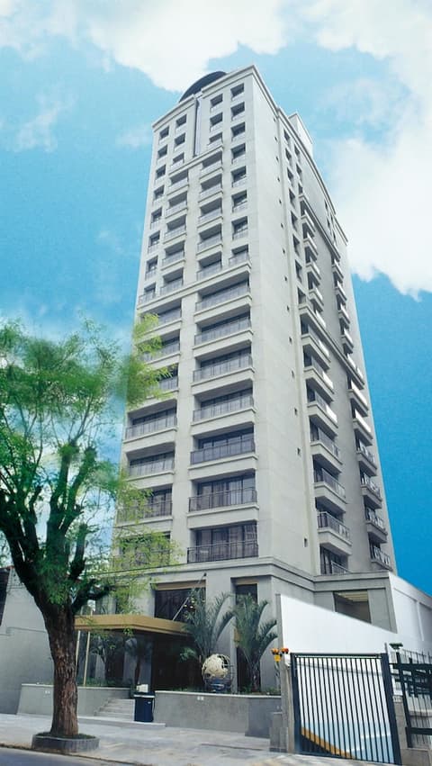 Estanplaza Paulista, Front of property