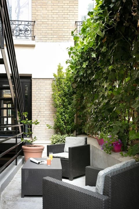 Hotel Montparnasse Alesia, Balcony