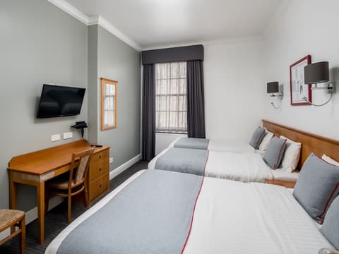 OYO Townhouse New England, London Victoria