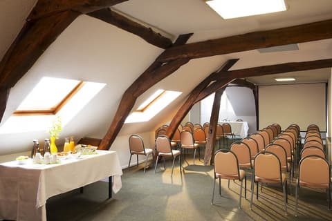 Escale Oceania Orleans, Meeting facility