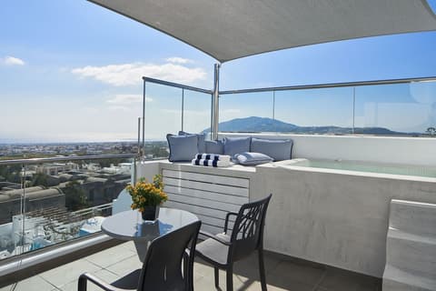 Aressana Spa Hotel and Suites, Private spa tub