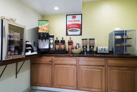 Econo Lodge Inn & Suites Williams - Grand Canyon Area, Breakfast area