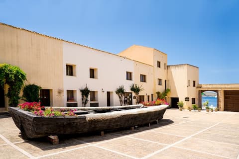Phi Hotel La Tonnara di Bonagia, Interior entrance