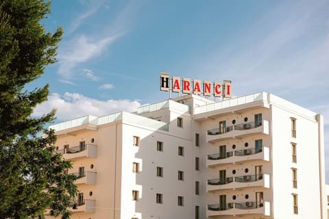 Hotel Degli Aranci, Front of property