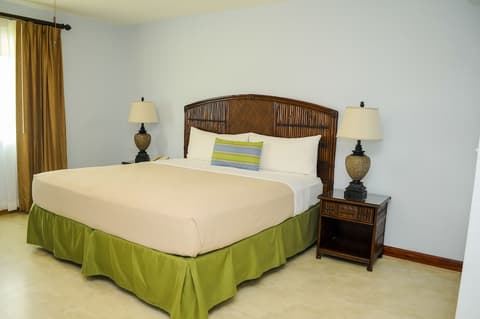 CocoLaPalm Seaside Resort, Room