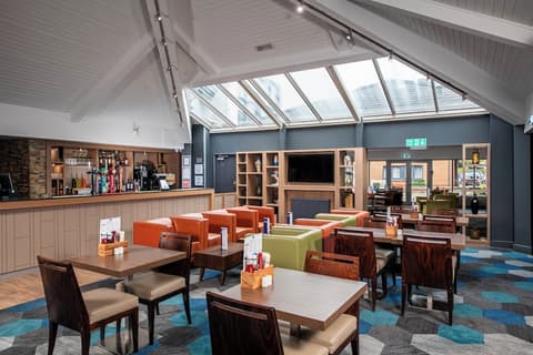 Holiday Inn Express Edinburgh Airport by IHG, Restaurant