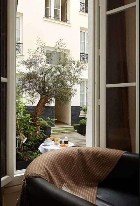 Hotel le Twelve, Room