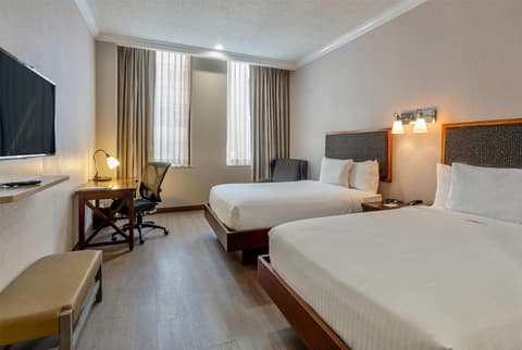 Wyndham Garden Hotel Baronne Plaza