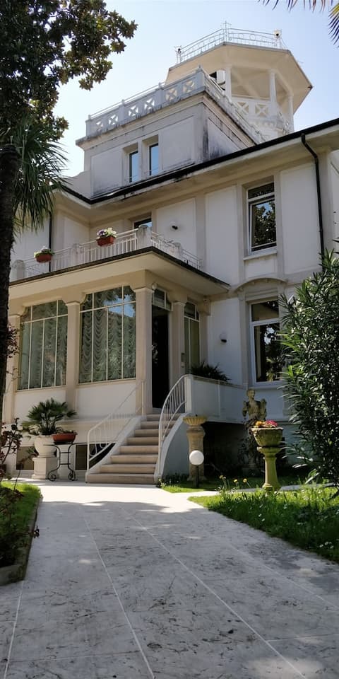 Hotel Villa Delle Palme, Front of property