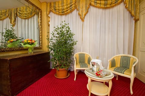 Hotel Conterie, Lobby sitting area