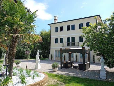 Villa Pace Park Hotel Bolognese, Front of property