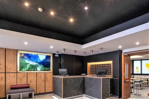 Hotel Centrale, Reception