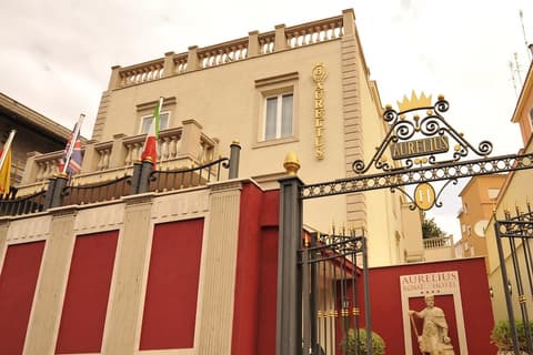 Aurelius Art Gallery Hotel