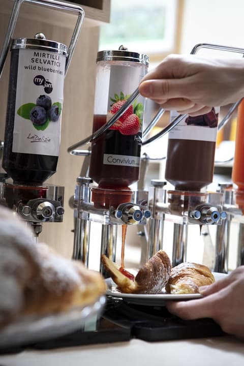 Smart Hotel Holiday, Breakfast buffet