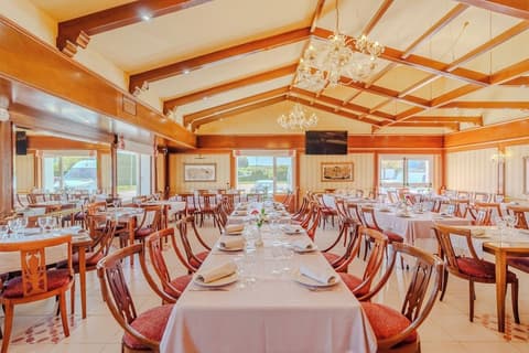 Hotel  Rey Arturo Burgos, Restaurant