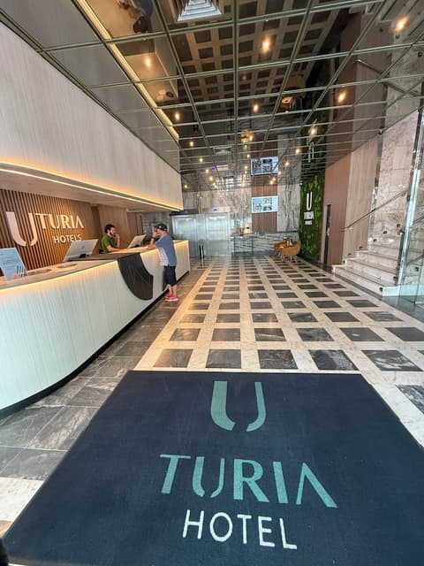 Hotel Turia Valencia, Reception