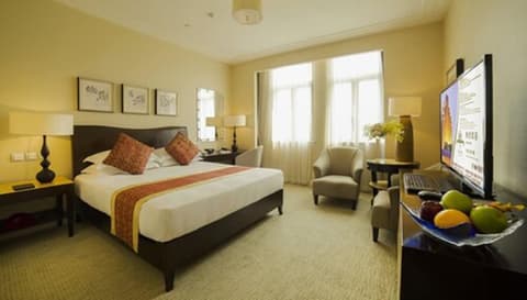 Broadway Mansions Hotel - On the Bund