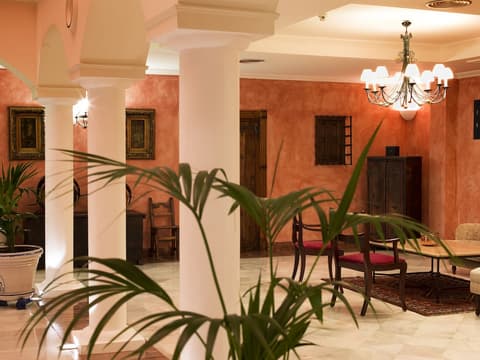 Hotel YIT Vereda Real, Interior entrance