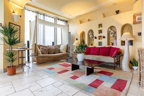 Villa Royale Montsouris, Lobby