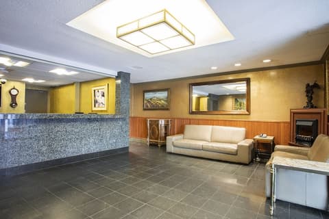 The Business Inn, Lobby