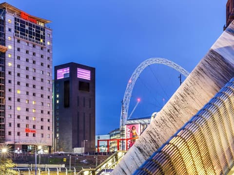 ibis London Wembley, Exterior